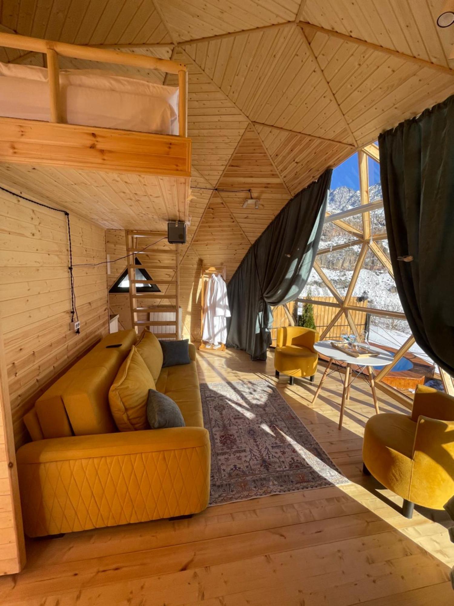 Gabua Glamping Villa Kazbegi Bagian luar foto