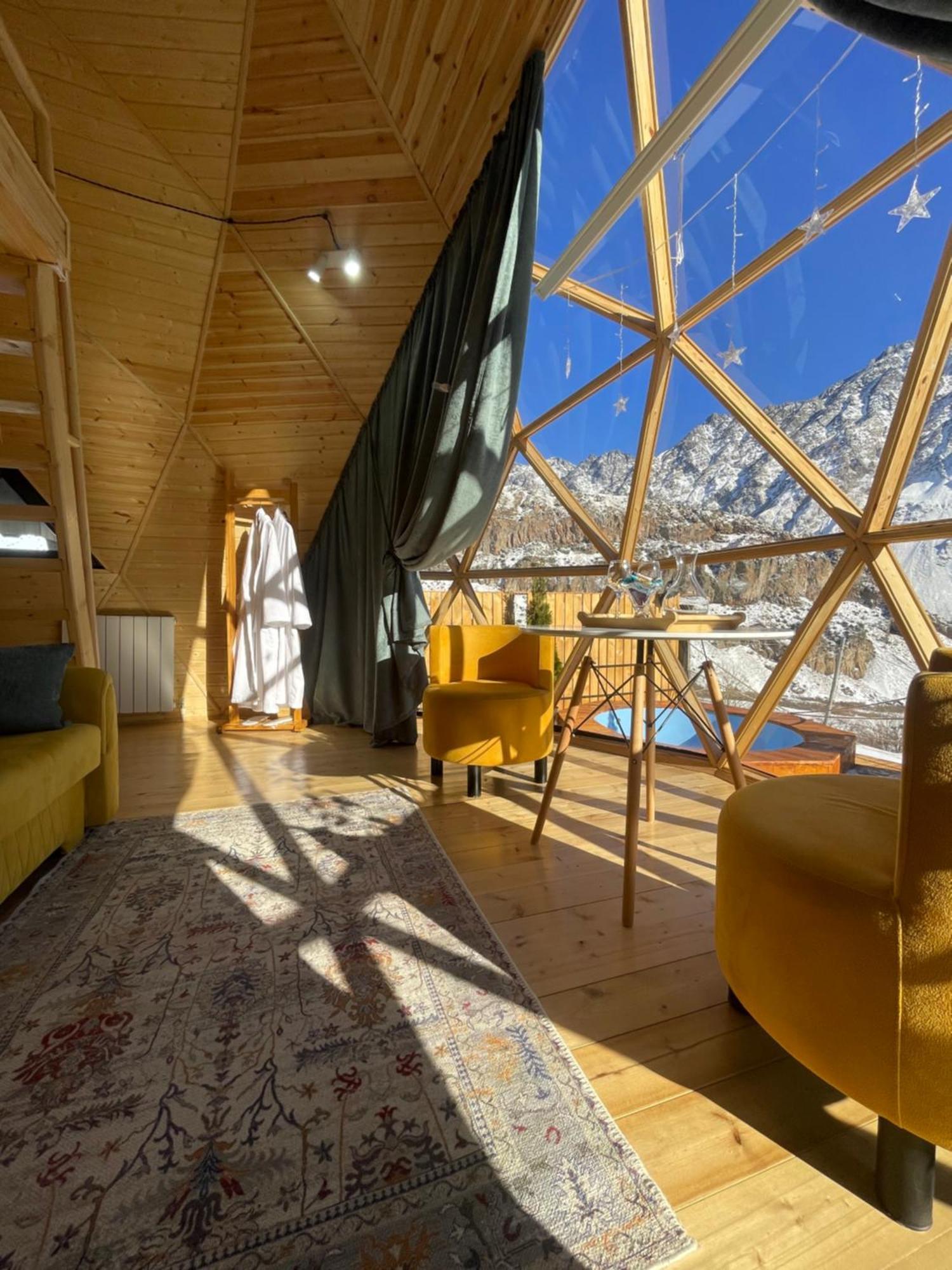 Gabua Glamping Villa Kazbegi Bagian luar foto